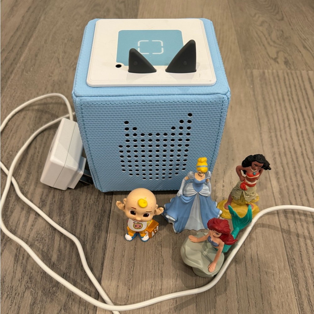 Tonies box with 4 characters!